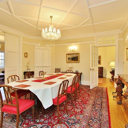 Elegant 3-Bedroom Ramsay Garden Apartment In Edinburgh City Centre 外观 照片