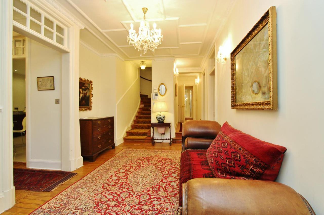 Elegant 3-Bedroom Ramsay Garden Apartment In Edinburgh City Centre 外观 照片
