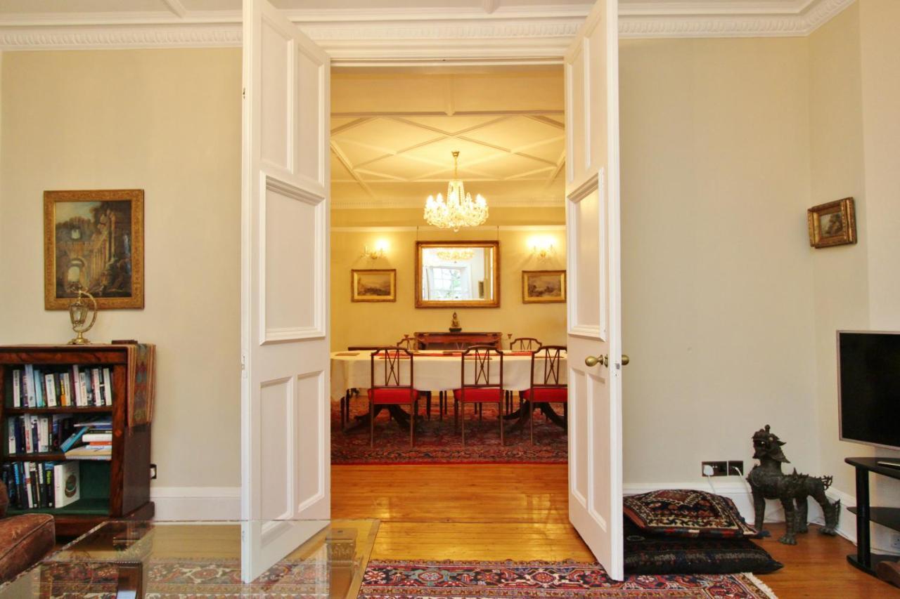 Elegant 3-Bedroom Ramsay Garden Apartment In Edinburgh City Centre 外观 照片