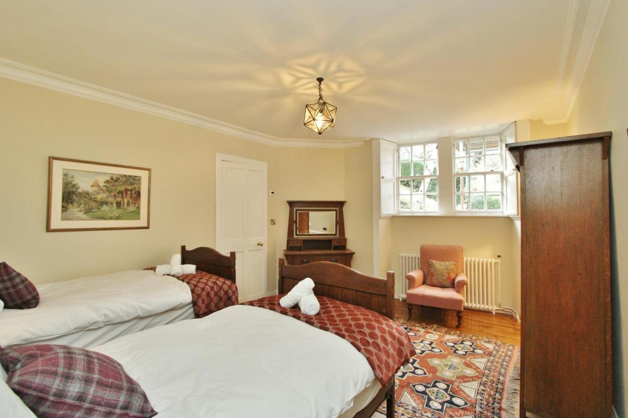 Elegant 3-Bedroom Ramsay Garden Apartment In Edinburgh City Centre 外观 照片
