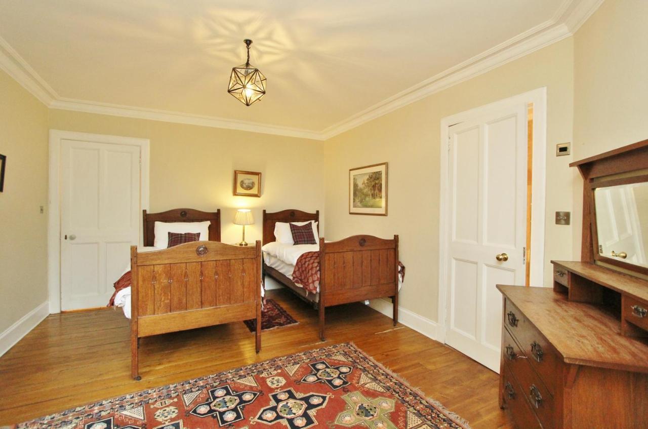 Elegant 3-Bedroom Ramsay Garden Apartment In Edinburgh City Centre 外观 照片