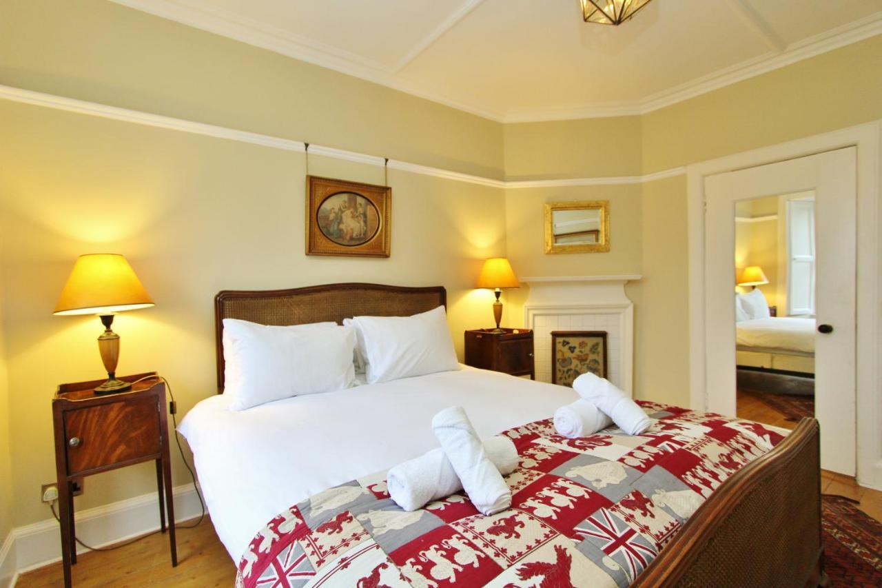 Elegant 3-Bedroom Ramsay Garden Apartment In Edinburgh City Centre 外观 照片